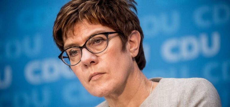 Verteidigungsministerin besucht Luftwaffengeschwader