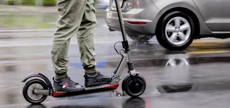 Schwerin: E-Rollerfahrer doppelt mit Alkohol erwischt