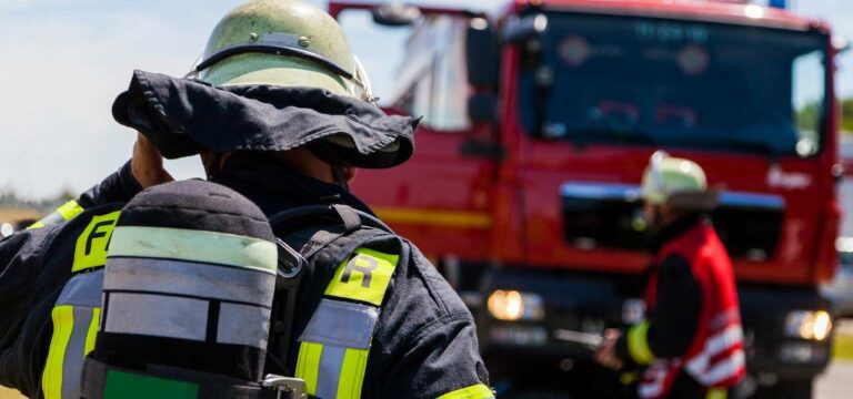 10 000 Euro Schaden: Brand einer Gartenlaube in Wismar Nord