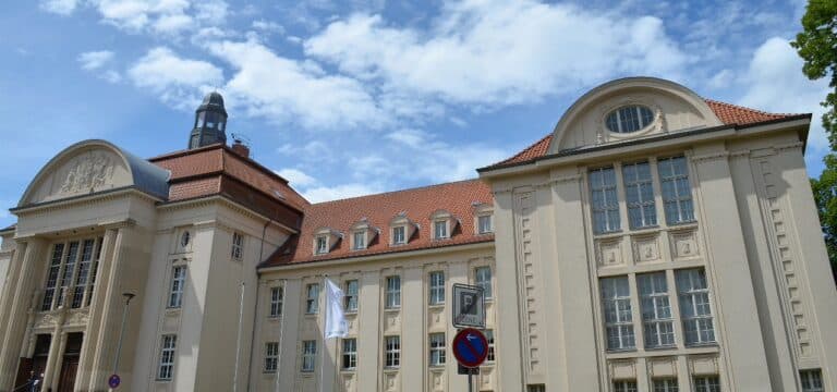 Schwerin: Urteil gegen Mutter nach Tötung ihres Babys vor Verkündung