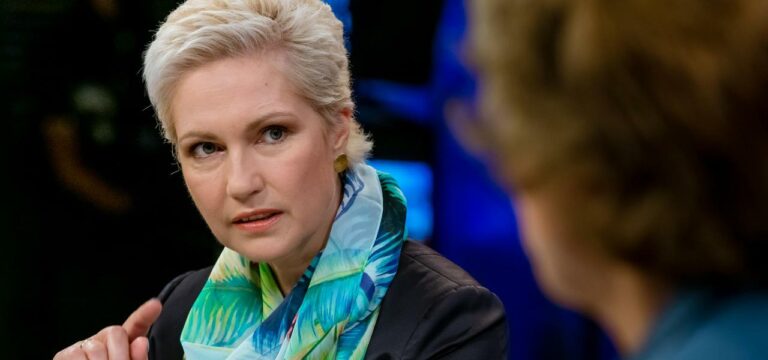 Schwesig: Im Dezember und Januar für Weihnachten streng sein