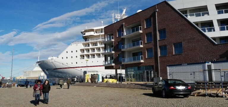 Wismar: Für “Schiffegucker” ist es am Alten Hafen ein gelungenes Wochenende