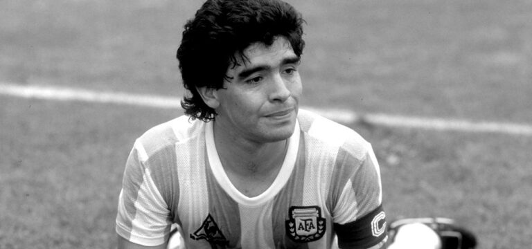 Diego Maradona ist tot – Fußball-Ikone erleidet Herzstillstand
