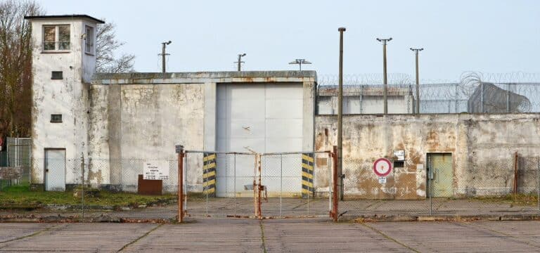 Mehr Entschädigung für zu Unrecht in U-Haft-Sitzende in MV