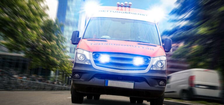 Grevesmühlen: Leichtkraftradfahrer bei Verkehrsunfall schwer verletzt