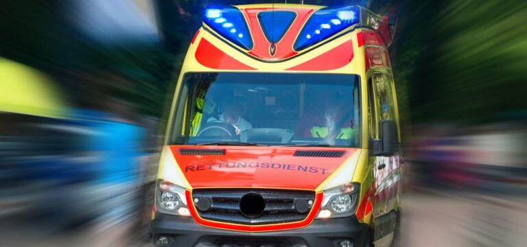 Wismar: Zwei Fahrzeuge nach Unfall nicht mehr fahrbereit