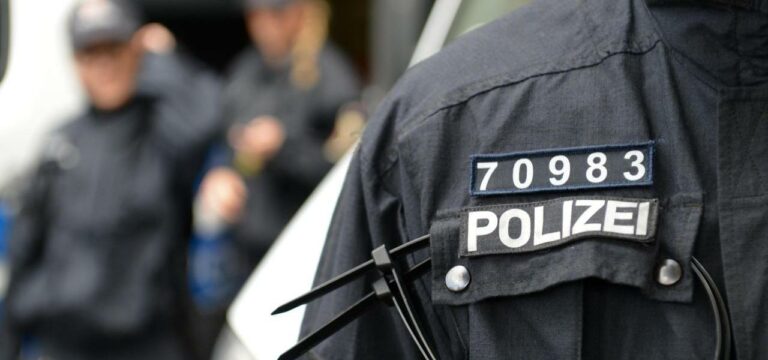 Parchim: Polizist bei Corona-Demonstration gebissen