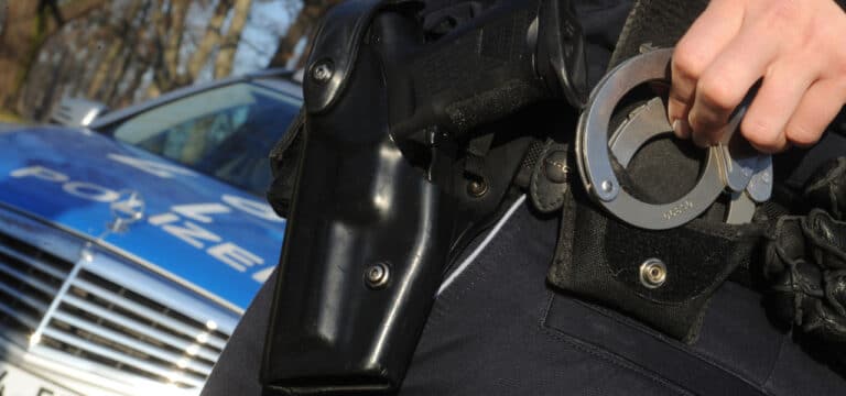 Polizei nimmt 33-Jährigen nach schwerem Raub fest