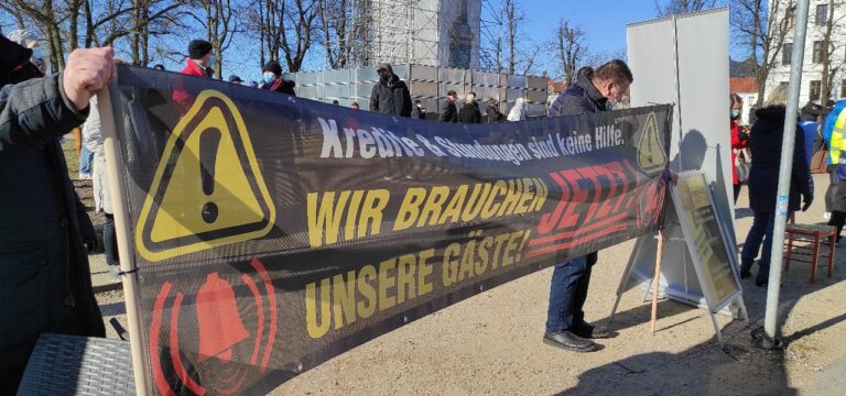 Protestaktion für raschen Neustart im Gastgewerbe