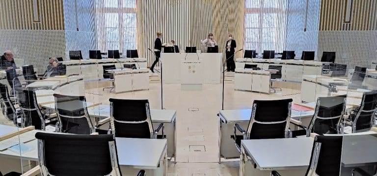 Schwerin: Kabinett berät über Lockerung der Kontaktbeschränkungen