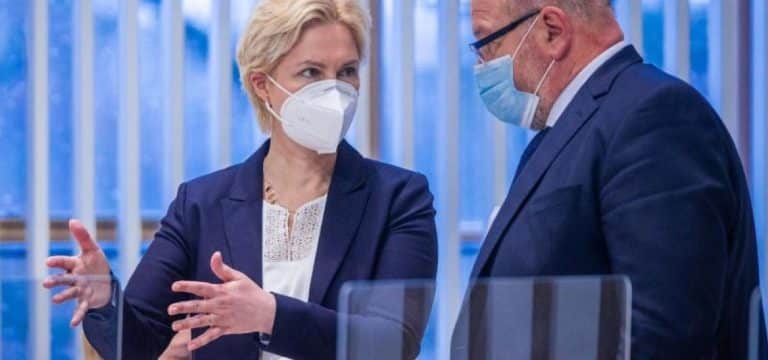 Schwerin: MV-Gipfel berät über schärfere Corona-Maßnahmen