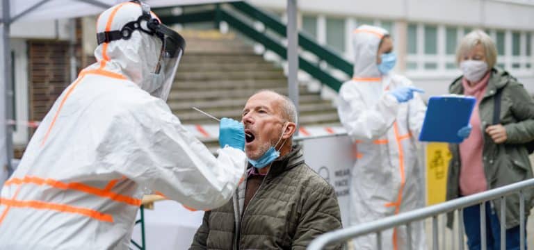 Nadelöhr Corona-Tests: „Es ist Wahnsinn“