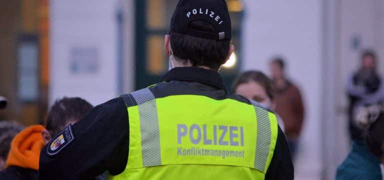Polizei Wismar: Friedliche Demo in der Innenstadt am Montag