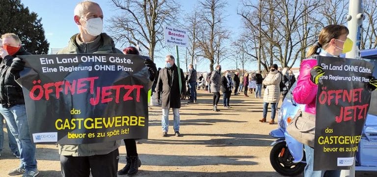 Schwerin: Gastwirte, Händler und Schausteller klagen über Politik