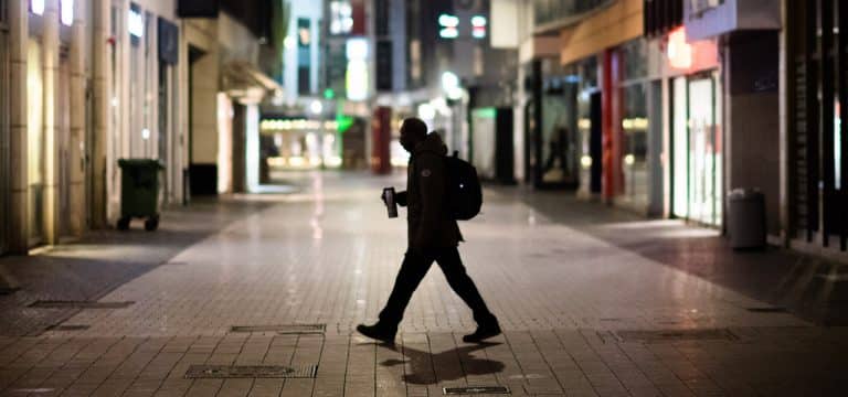 Rostock: Notbremse greift – Nächtliche Ausgangsbeschränkung