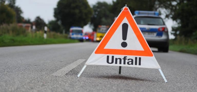 Schwerer Verkehrsunfall auf Poeler Damm