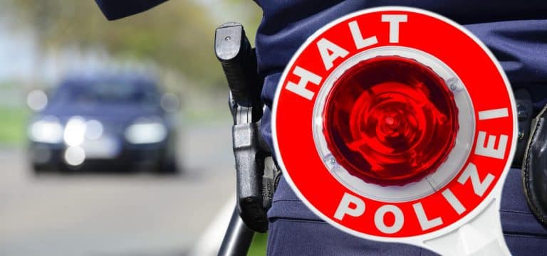 Insel Poel: Autofahrer (40) gefährdet andere und fährt über Radwege – Polizei stoppt ihn!