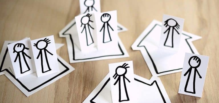 Schwerin: Gemeindevertretungen weiterhin als Präsenzsitzungen möglich