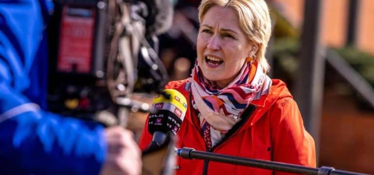 Wismar: Schwesig fordert – Müssen beim Impfen schneller werden