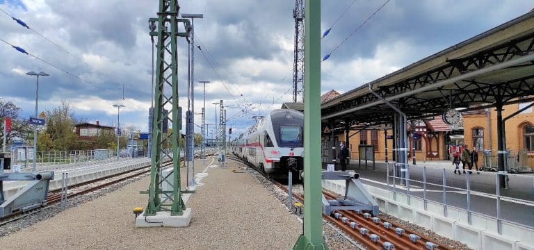 Warnemünde: Personen im Gleis – Intercity musste Notbremsung einleiten