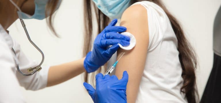 Rund 613.000 Impfungen durch Hausärzte