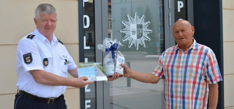 Taxifahrer verhindert Enkeltrick – Polizei Wismar sagt Danke