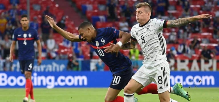 DFB-Elf verliert Frankreich-Krimi durch ein Eigentor von Hummels