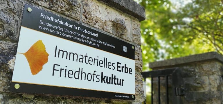 Schwerin Landtag beschließt neues Bestattungsgesetz für MV