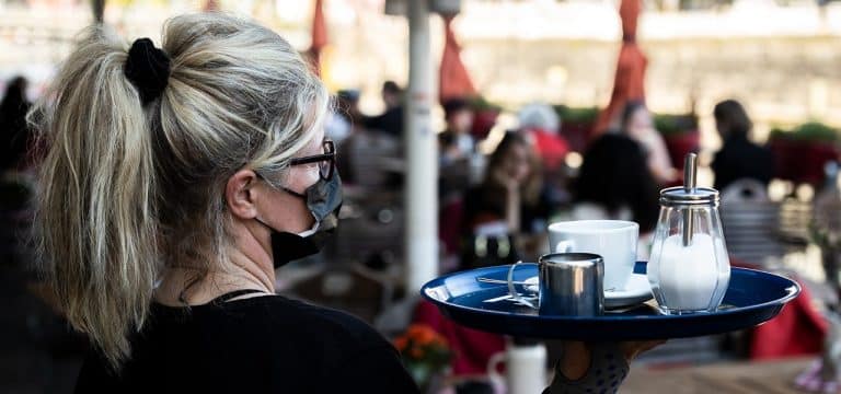 Nordwestmecklenburg: Gewerkschaft warnt vor Personalnotstand in Hotels und Gaststätten