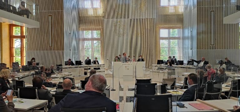 Dissens im Landtag über Gründe für Pleite der MV Werften