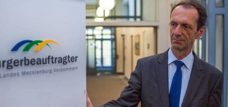 Crone: Verwaltungen sollen wieder für Bürger öffnen