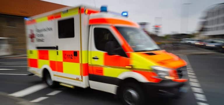 Autos kollidieren an Kreuzung: Zwei Verletzte nahe Bastorf