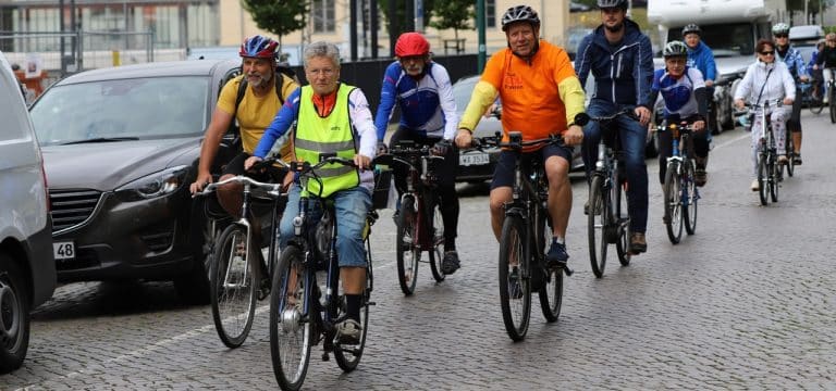 ADFC: Kostenfreie Beförderung von Rädern im Nahverkehr