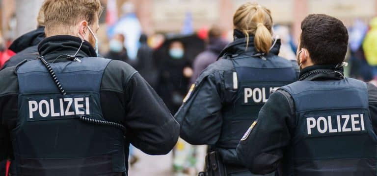 Innenministerium: 2021 mehr Angriffe auf Polizisten