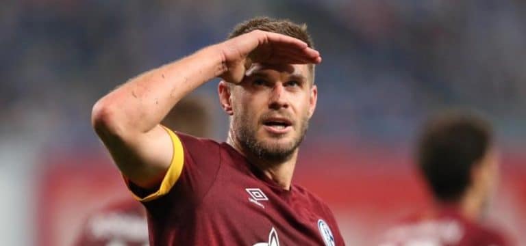 Terodde macht den Unterschied: Schalke siegt in Rostock