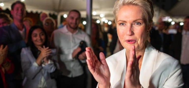 Unternehmer und Gewerkschaften beglückwünschen Schwesig