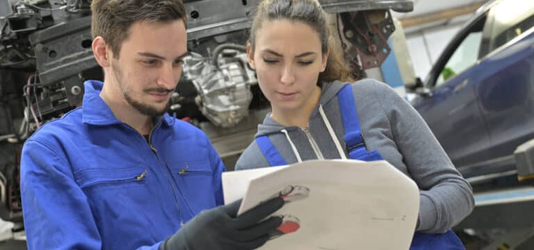IHK: Nachwuchssorgen bei Firmen im Nordosten besonders groß