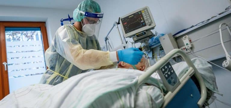 Neue Corona-Beschränkungen in zwei Kreisen: Inzidenz steigt