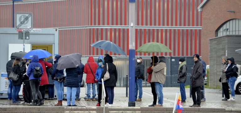 Sieben-Tage-Inzidenz wieder gestiegen: Corona-Ampel auf Rot