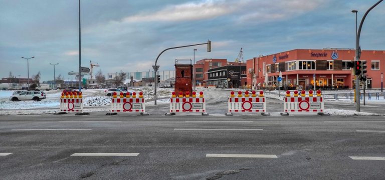 Wismar: Schiffbauerdamm bleibt aktuell wegen „Hochwasser“ gesperrt