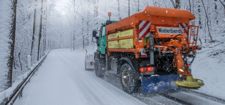 Winterchaos in Nordwestmecklenburg: Zahlreiche Glätteunfälle am Sonntag