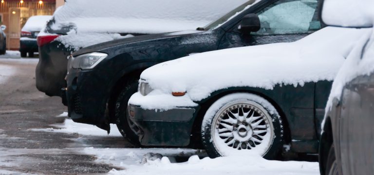 Umwelthilfe für höhere Preise für Anwohnerparkausweise