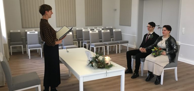 Wismar: Trausaal des Standesamtes im Rathaus neu gestaltet