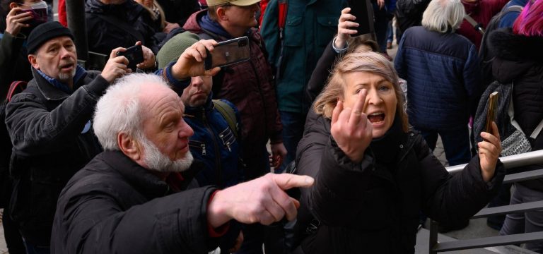 Im Fokus: Einfluss der Pandemie auf Extremismus