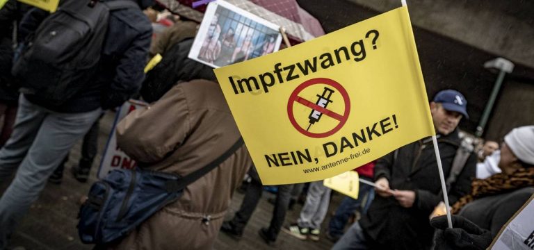 Demonstration gegen Corona-Maßnahmen mit 520 Teilnehmern