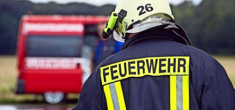 Polizei sucht Zeugen nach Brand einer Strohmiete in Dreveskirchen
