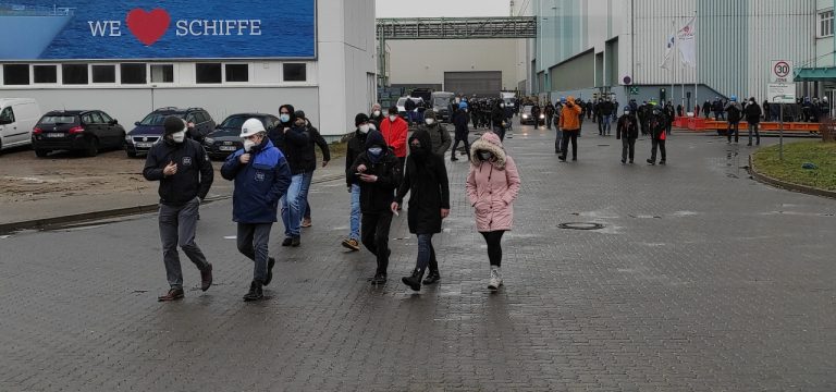 Bund und Eigentümer ringen um Rettung der MV-Werften