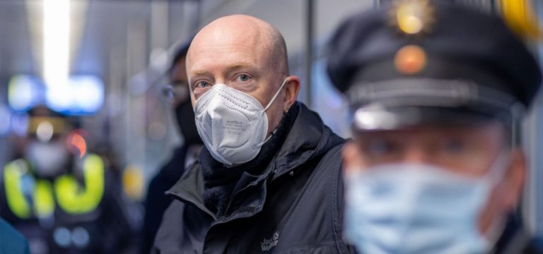 Minister: Corona-Proteste im Fokus von Rechtsextremisten