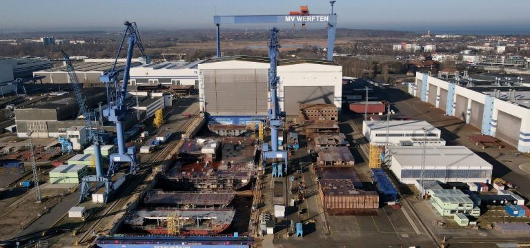 Bundesregierung gibt Angebot zum Kauf von MV-Werften ab