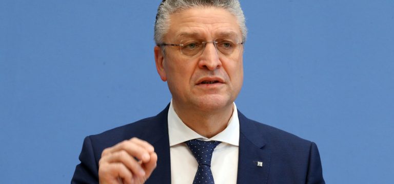 RKI meldet Inzidenz auf Höchststand: Erstmals mehr als 300.000 Neuinfektionen